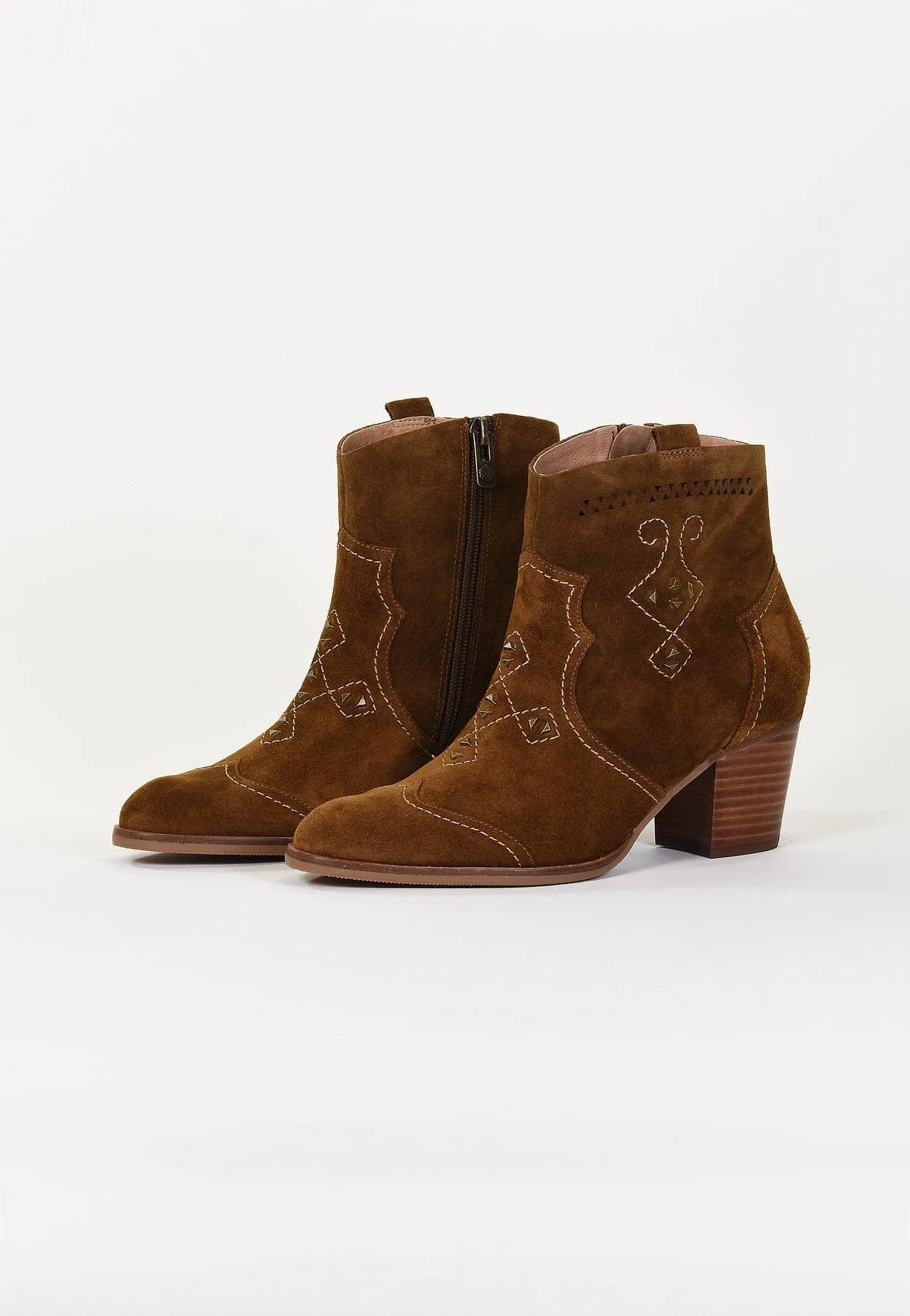 Emilie Karston Women's Glossy Cowgirl Boots- Camel