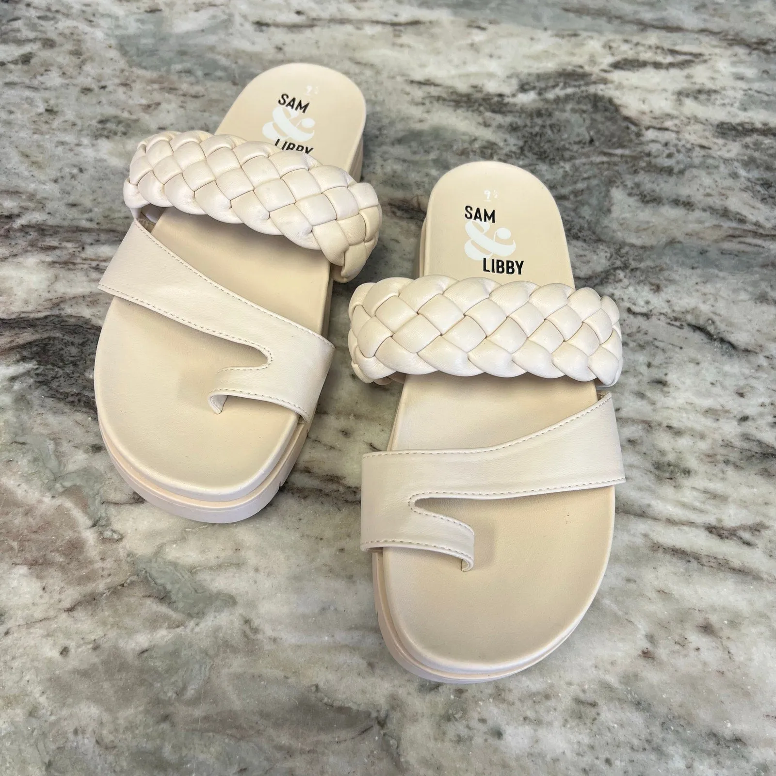 NEW Sam & Libby Cream Women's Adelia Footbed Sandals Size 9.5