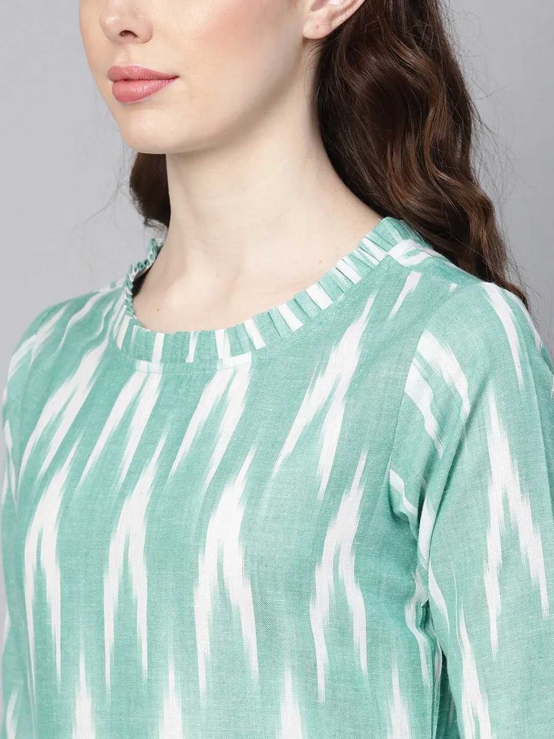 Women Turquoise Blue & White Straight Kurta