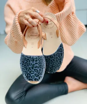 Zena Grey Leopard Avarcas